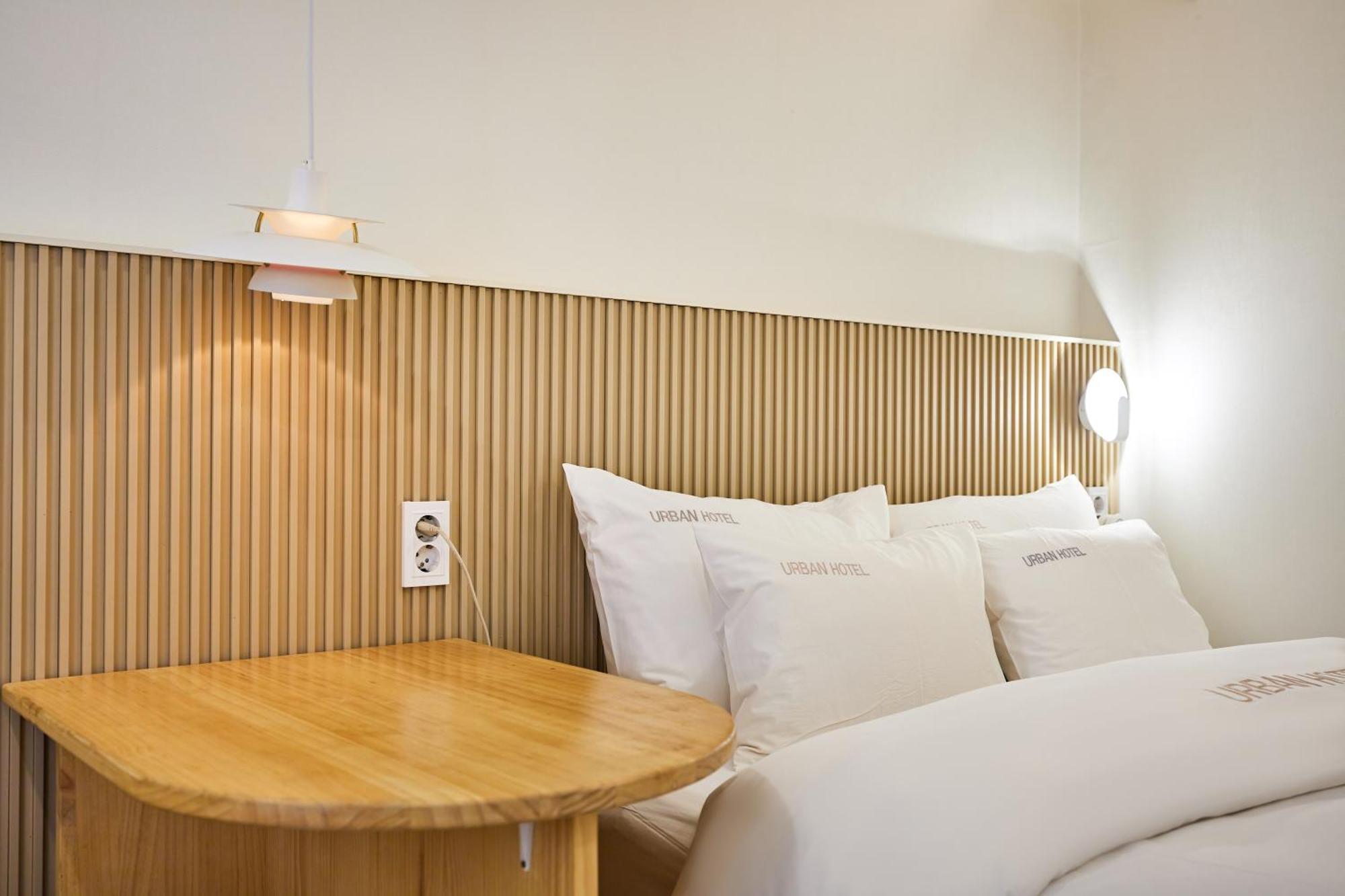 Urban Hotel Phjongthek Kültér fotó