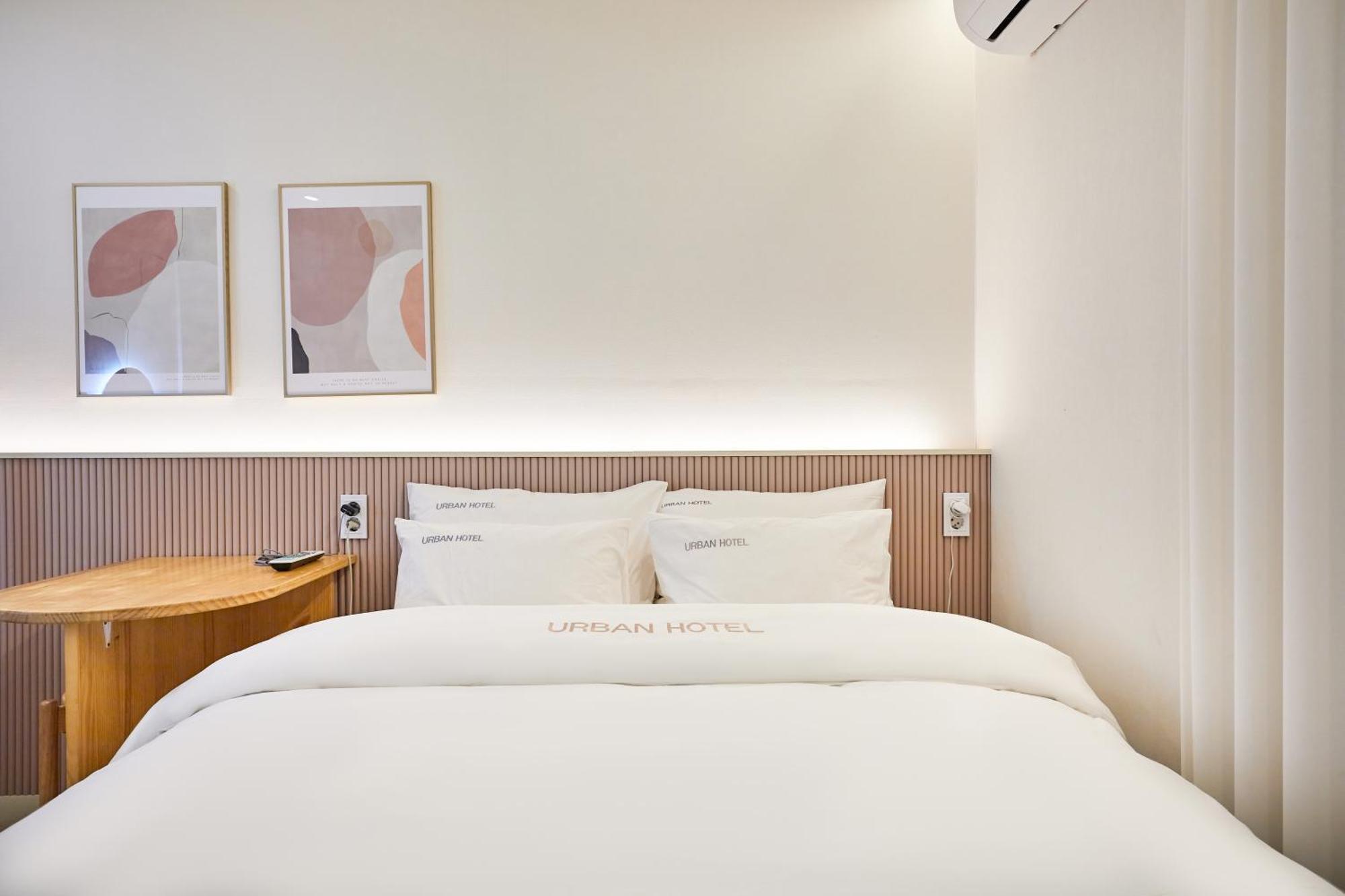 Urban Hotel Phjongthek Kültér fotó