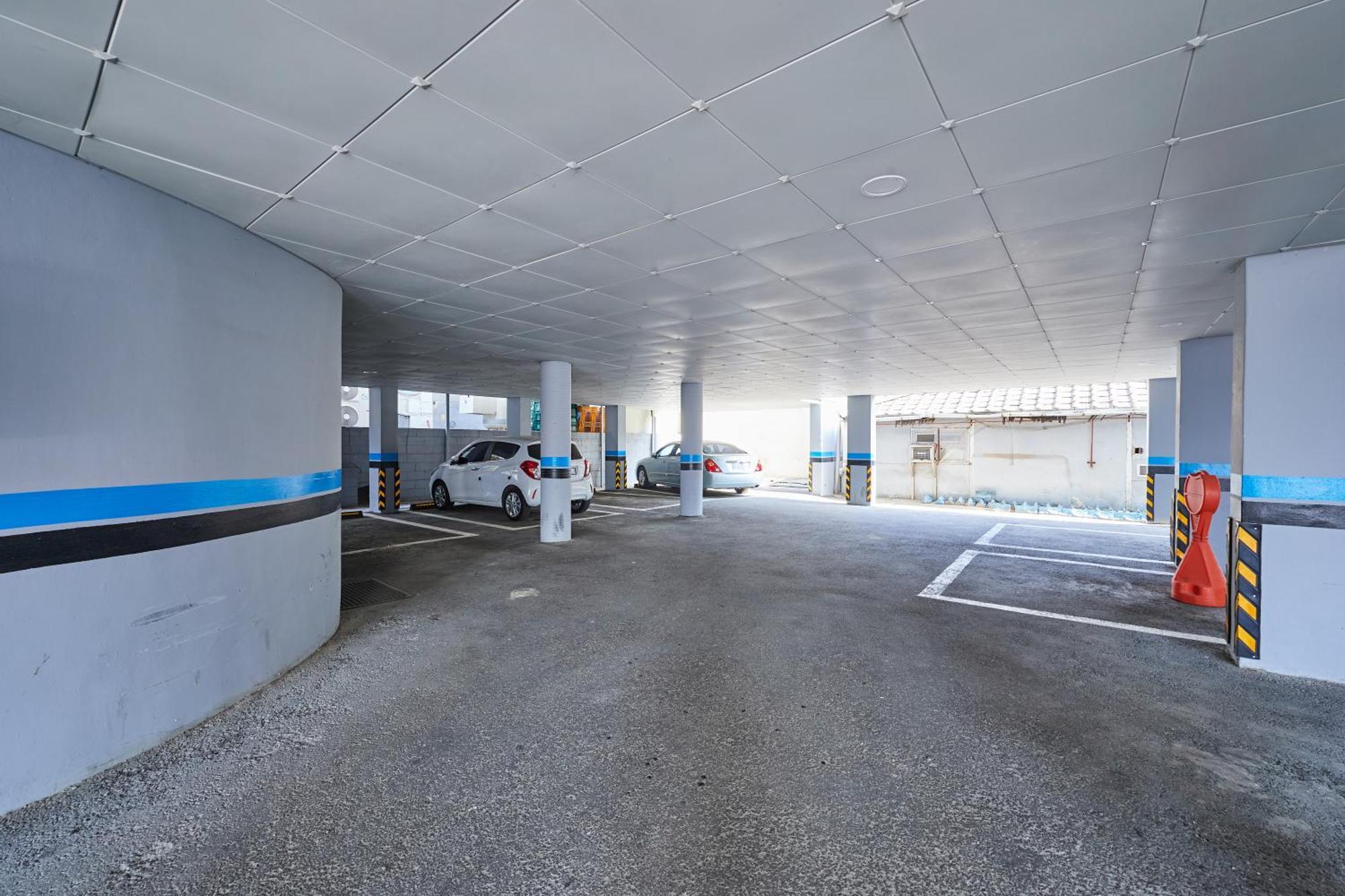 Urban Hotel Phjongthek Kültér fotó