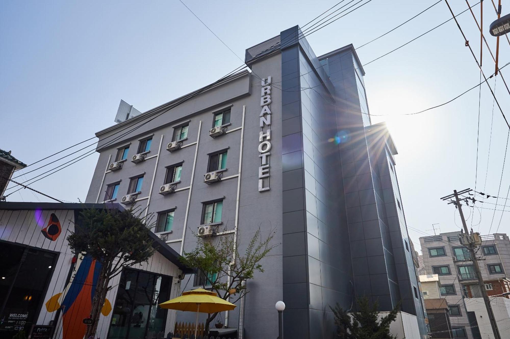 Urban Hotel Phjongthek Kültér fotó